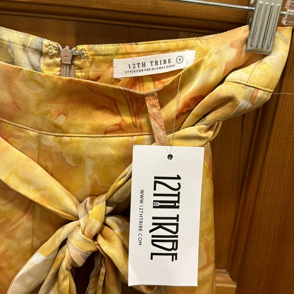 12th Tribe Picasso Yellow Abstract Shorts Size SS - Picture 4 of 5